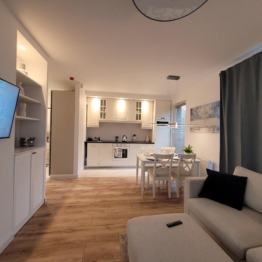 Apartment Brzezno 150 M Od Morza *